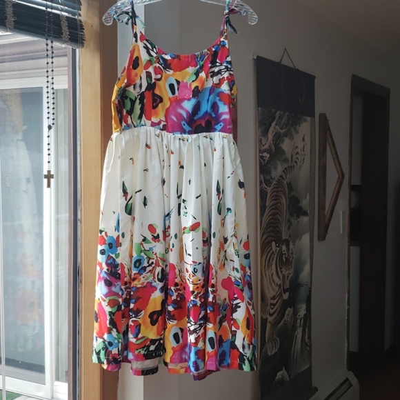 Dress - Picture 3 of 3